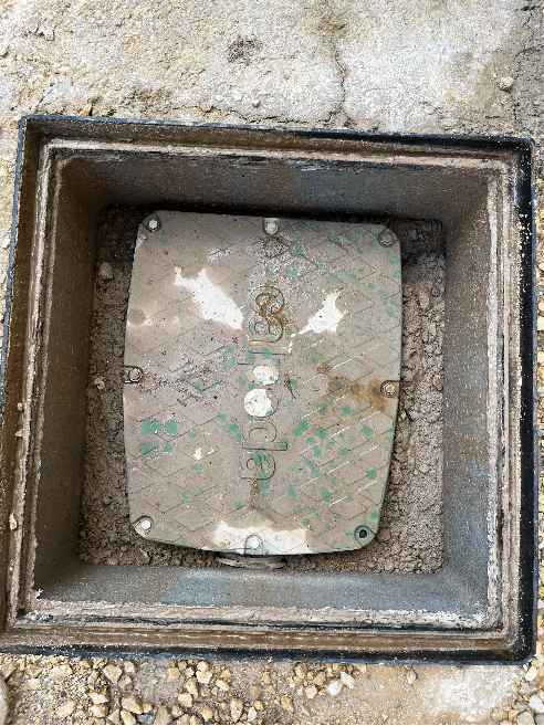 Nettoyage du couvercle calpeda à Marseille avant